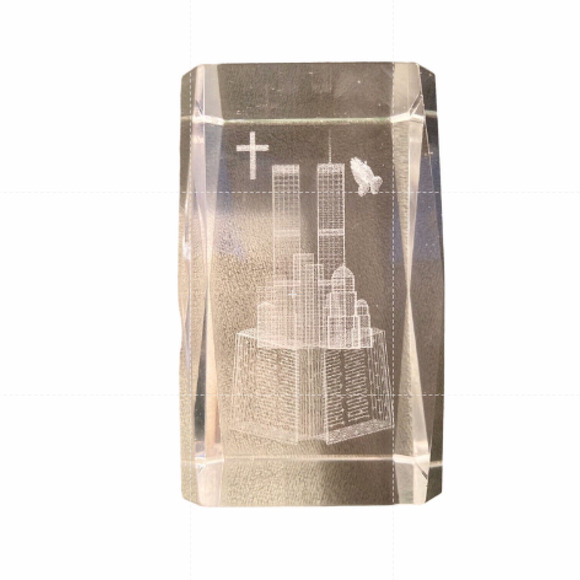 Never Forget 9/11 Twin Towers Laser Etched Crystal Paperweight Cross Prayer - Picture 1 of 7